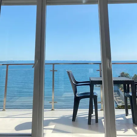 Apartman Bluewaveapartments 1 *